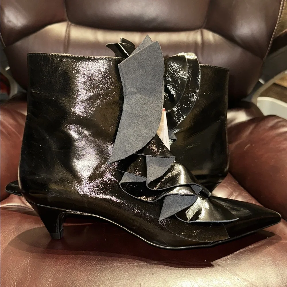NWT Zara Ruffled Patent Leather Kitten Heel Booties - Picture 2 of 16
